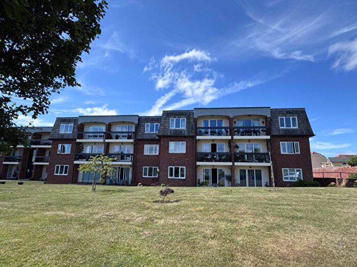 2 Bedroom Flat For Sale In Cranford Avenue, Exmouth, EX8