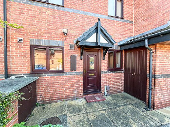 2 Bedroom Flat To Rent In Shipley Court, , Gateshead, Tyne And Wear, NE8