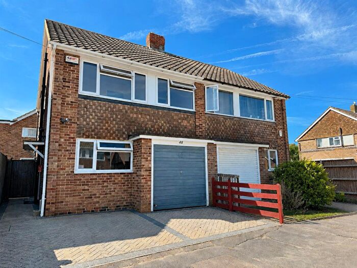 3 Bedroom Semi-detached House To Rent In Gwyneth Grove, Bexhill-On-Sea, TN40