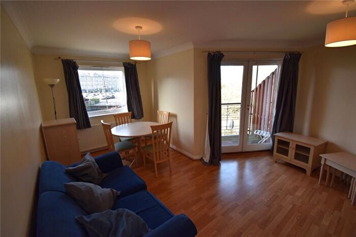2 Bedroom Flat To Rent In Rennies Isle, Edinburgh, EH6