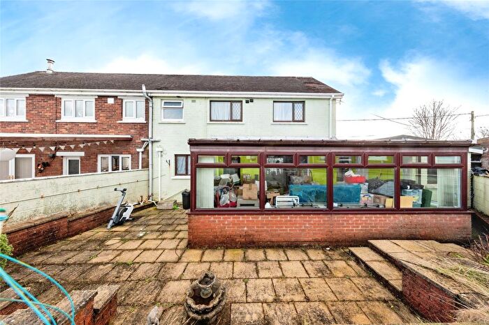 3 Bedroom Semi-Detached House For Sale In Y Drim, Ponthenry, Llanelli, Carmarthenshire, SA15