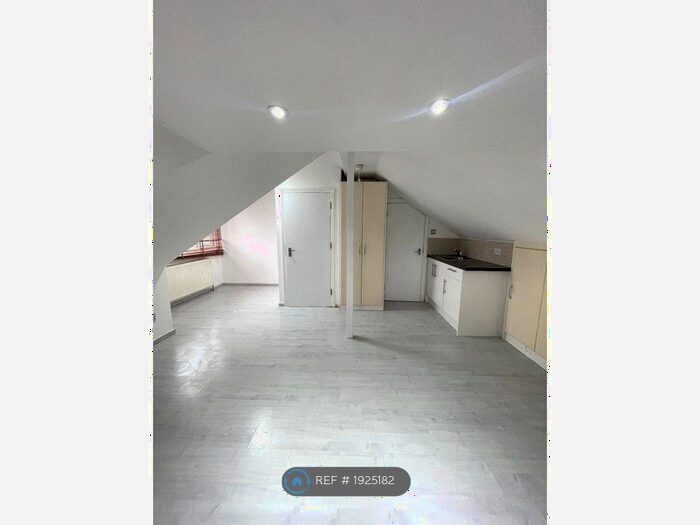 Studio To Rent In Clarendon Gardens, Ilford, IG1