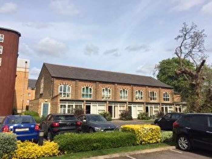 1 Bedroom Flat To Rent In Borough Road, Isleworth, TW7