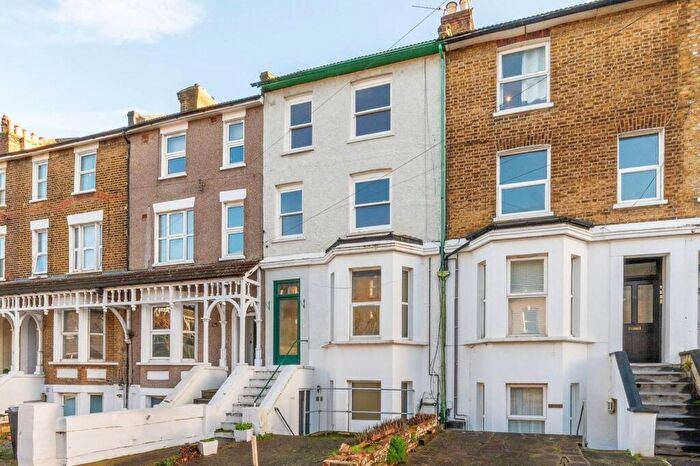 3 Bedroom Maisonette To Rent In Clyde Road, East Croydon, Croydon, CR0