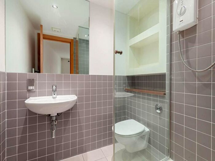 2 Bedroom Flat To Rent In Coburg Street, Leith, Edinburgh, EH6