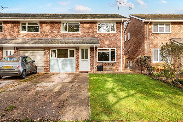 4 Bedroom Semi Detached House For Sale In Cutliff Close, Taunton, TA1