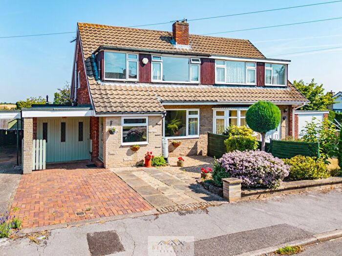 3 Bedroom Semi-Detached House For Sale In Casson Drive, Harthill, Sheffield, S26