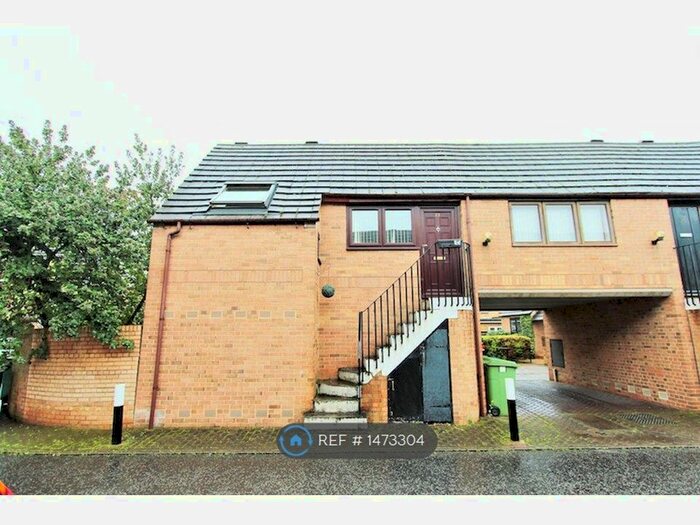 Studio To Rent In Capstan Way, London, SE16