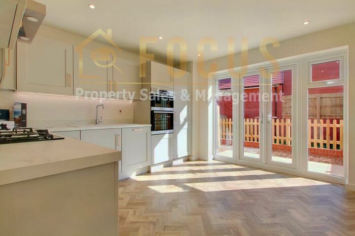 3 Bedroom Semi-Detached House To Rent In Mowbray Drive, Bushby, LE7