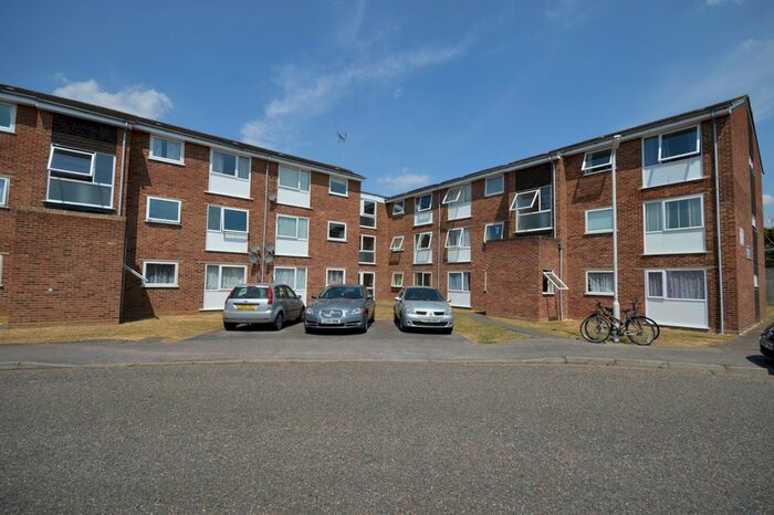 2 Bedroom Flat To Rent In Snowdrop Close, Chelmsford, CM1
