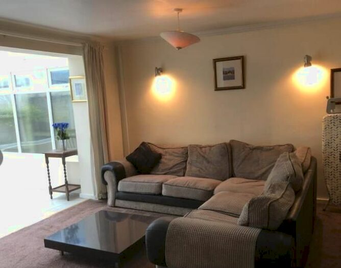 3 Bedroom Semi-Detached House To Rent In Harborne Road, Harborne, Birmingham, B15