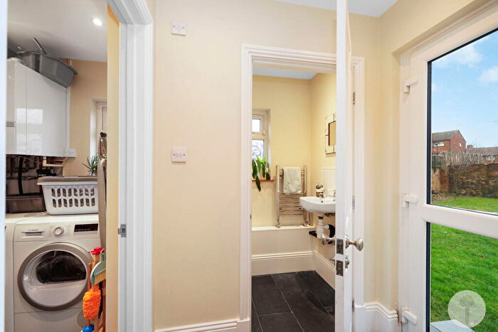 3 Bedroom End Of Terrace House For Sale In Eve Road, Stratford, E15