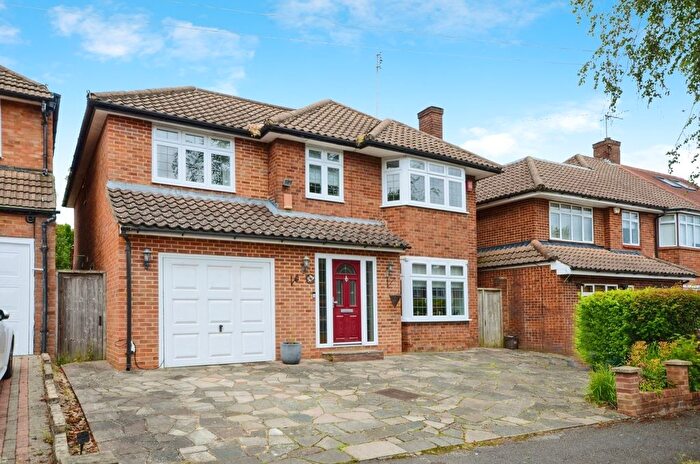 5 Bedroom Detached House For Sale In Francklyn Gardens, Edgware, HA8