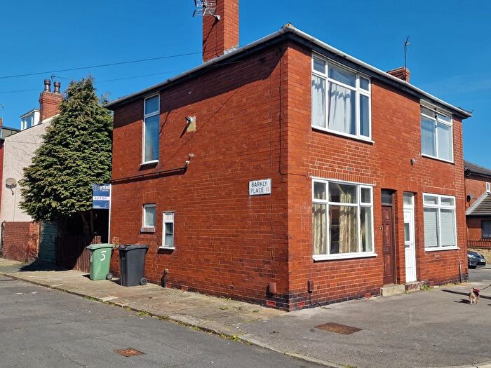 2 Bedroom Terraced House To Rent In Barkly Drive, Beeston, Leeds, LS11