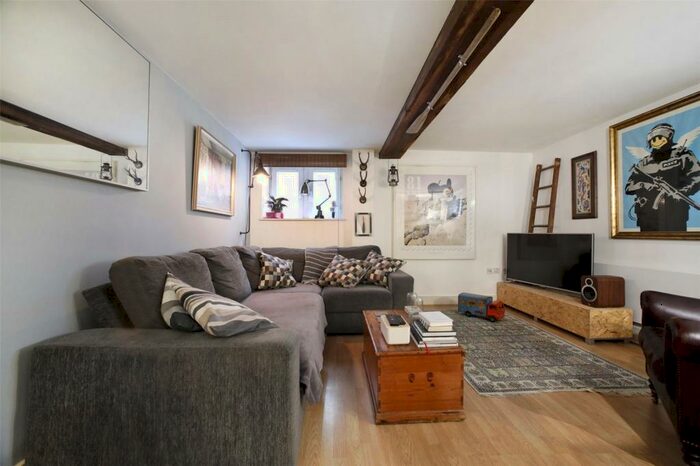 1 Bedroom Apartment To Rent In East India Court, St Marychurch Street, Rotherhithe, SE16