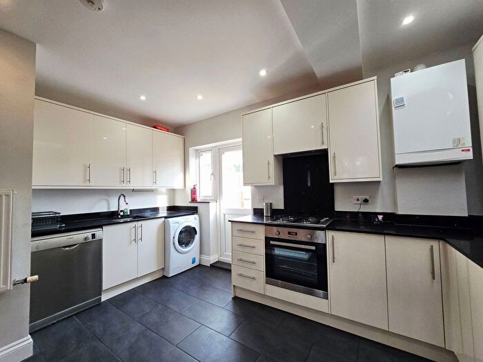 4 Bedroom Terraced House To Rent In Southcroft Road, Tooting, SW16