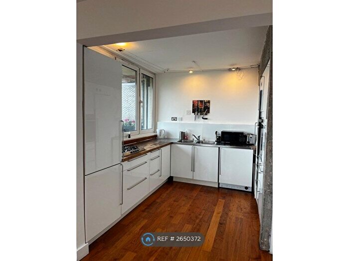 2 Bedroom Flat To Rent In Radnor St, London, EC1V