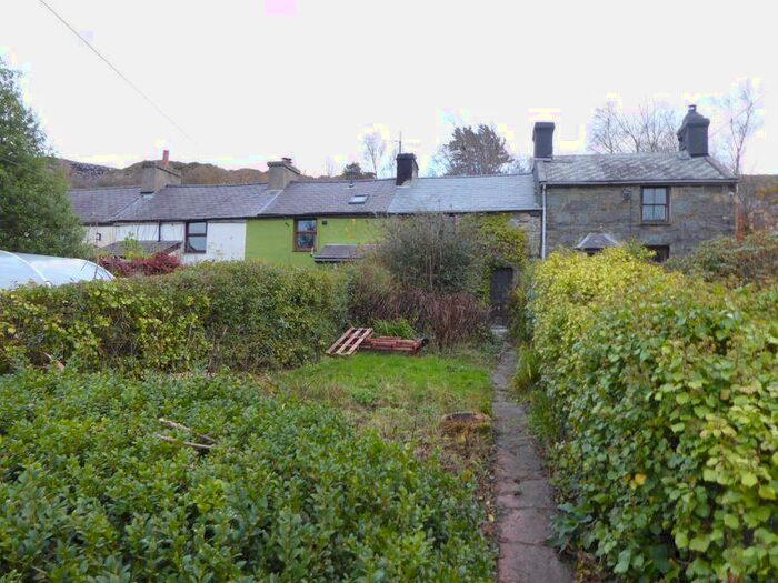 2 Bedroom Terraced House For Sale In Llanllechid, LL57
