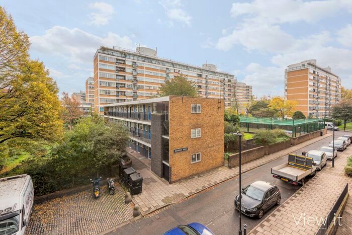 Studio To Rent In Churchill Gardens, Pimlico, London, SW1V