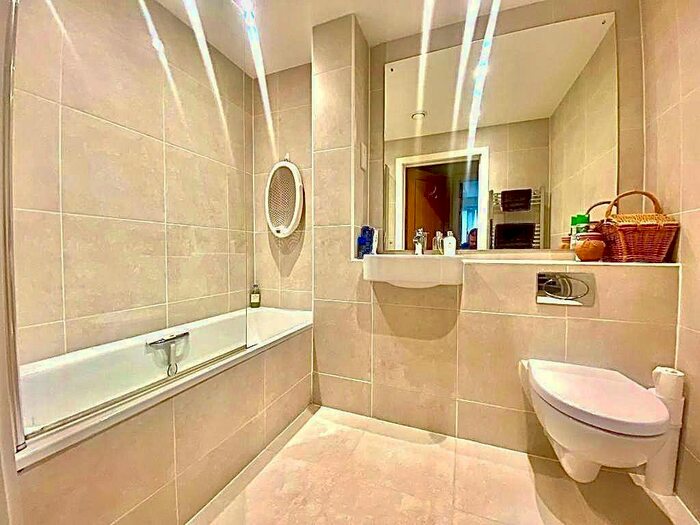 2 Bedroom Apartment To Rent In Britannia Place, Henley On Thames, RG9