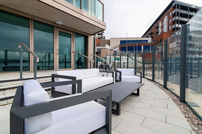 2 Bedroom Flat To Rent In Centenary Plaza, Southampton, SO19