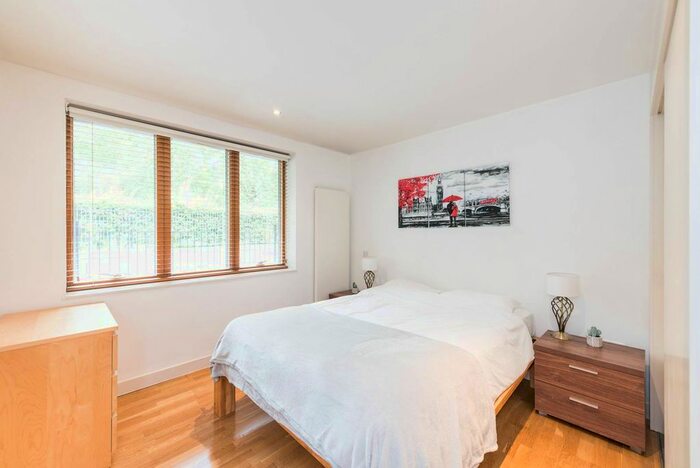 1 Bedroom Flat To Rent In Lawn Lane, Vauxhall, London, SW8