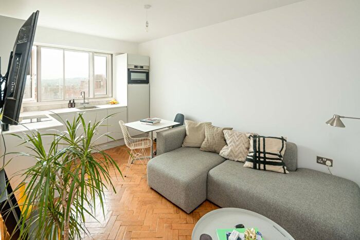 2 Bedroom Flat To Rent In Denmark Hill Estate, London, SE5