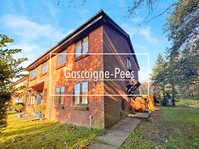 3 Bedroom House To Rent In Cheylesmore Park, Camberley, GU16