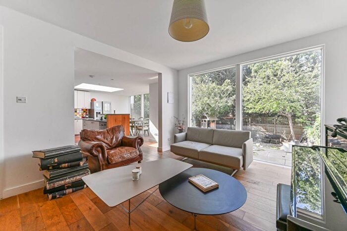 5 Bedroom Semi-Detached House To Rent In Oaks Avenue, Gipsy Hill, London, SE19