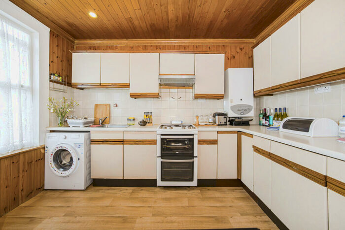 1 Bedroom Flat For Sale In Morieux Road, E10