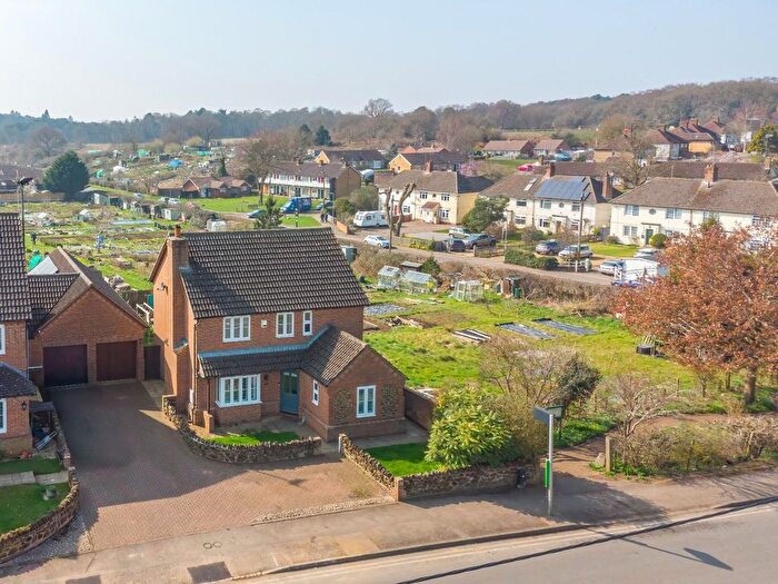 4 Bedroom Detached House For Sale In Birds Hill, Heath And Reach, Leighton Buzzard, LU7