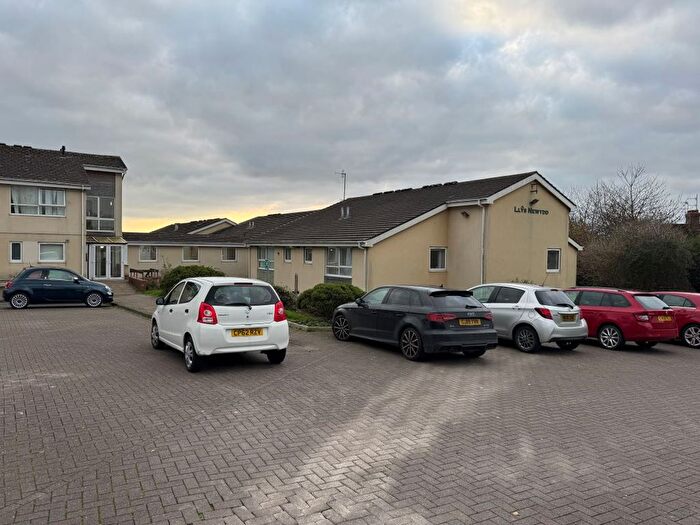 1 Bedroom Flat For Sale In Flat Llys Newydd, Tir Einon, Llanelli, Dyfed, SA14