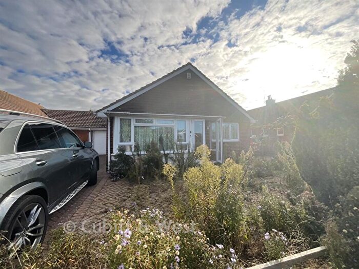 3 Bedroom Detached Bungalow For Sale In Kingsmead Gardens, Bognor Regis, West Sussex, PO22
