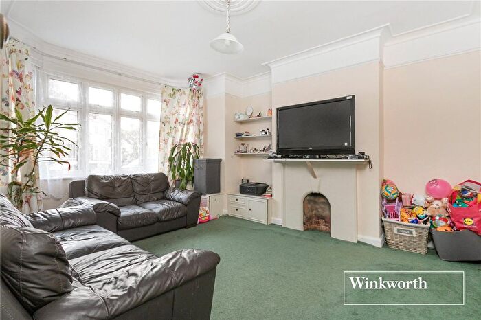 3 Bedroom Terraced House To Rent In Avondale Road, Finchley, London, N3