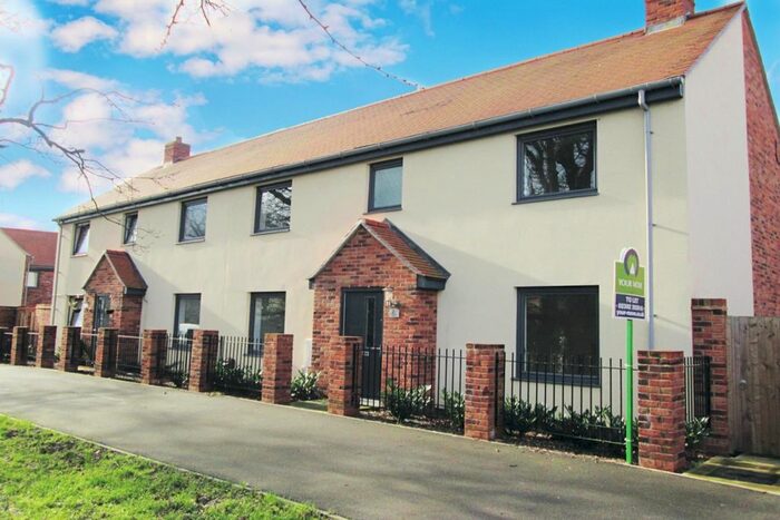 4 Bedroom Semi-Detached House To Rent In Longhorn Way, Waterlooville, Hampshire PO7