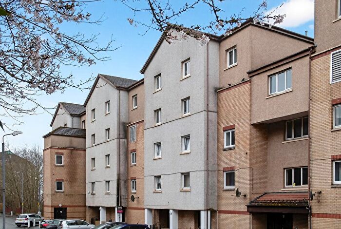 2 Bedroom Maisonette For Sale In Lenzie Way, Glasgow, G21