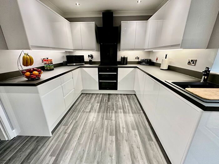 3 Bedroom Terraced House For Sale In Sycamore Grove, Cantley, Doncaster, DN4