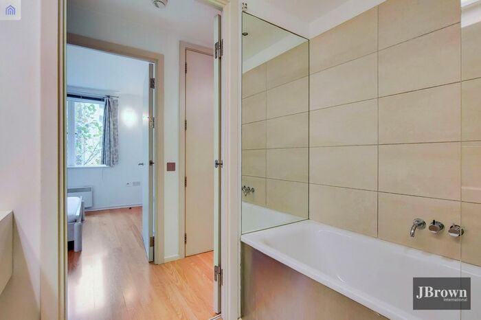 1 Bedroom Flat To Rent In Seacon Tower, London, E14