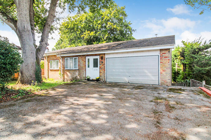 4 Bedroom Detached House For Sale In Church Avenue, Farnborough, GU14