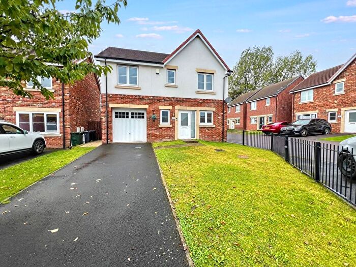 3 Bedroom Detached House For Sale In Hadrian Wynd, Wallsend, NE28