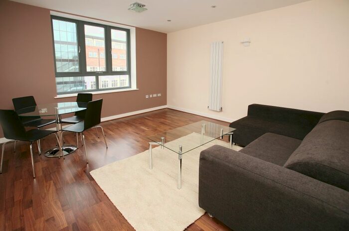 1 Bedroom Flat To Rent In Bains Mansions, Philpot Street, Whitechapel, London, E1