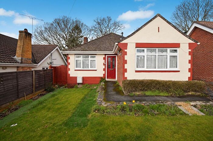 2 Bedroom Detached House For Sale In Merrieleas Close, Chandler's Ford, SO53