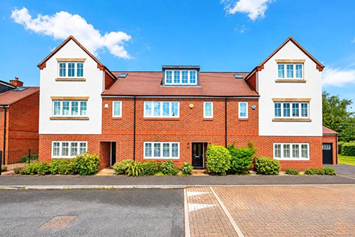 4 Bedroom Terraced House For Sale In Mortimer Crescent, Kings Park, St. Albans, Hertfordshire, AL3