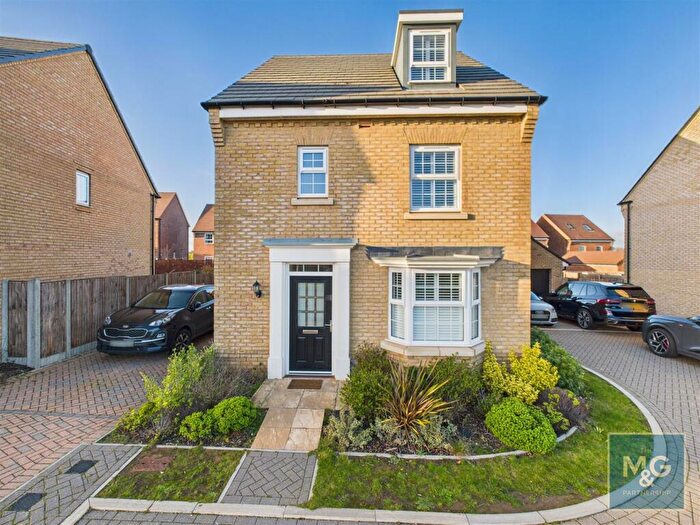 4 Bedroom Detached House For Sale In Wexford Way, Bury St Edmunds, IP32