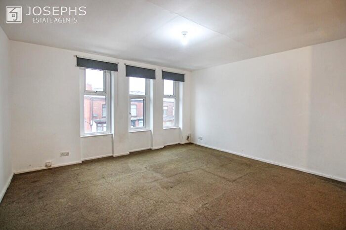 1 Bedroom Flat To Rent In Rishton Lane, Bolton, Greater Manchester, BL3