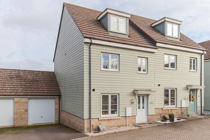 3 Bedroom Town House For Sale In Mill View, Ridgeway Farm, Purton, SN5