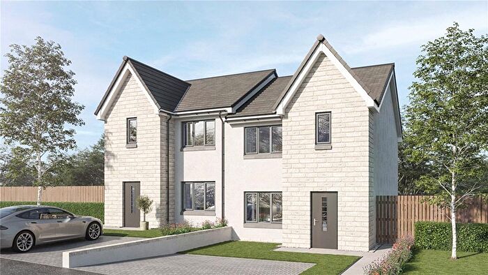 3 Bedroom Semi Detached House For Sale In Blythe Meadow, Kinglassie, Fife, KY5