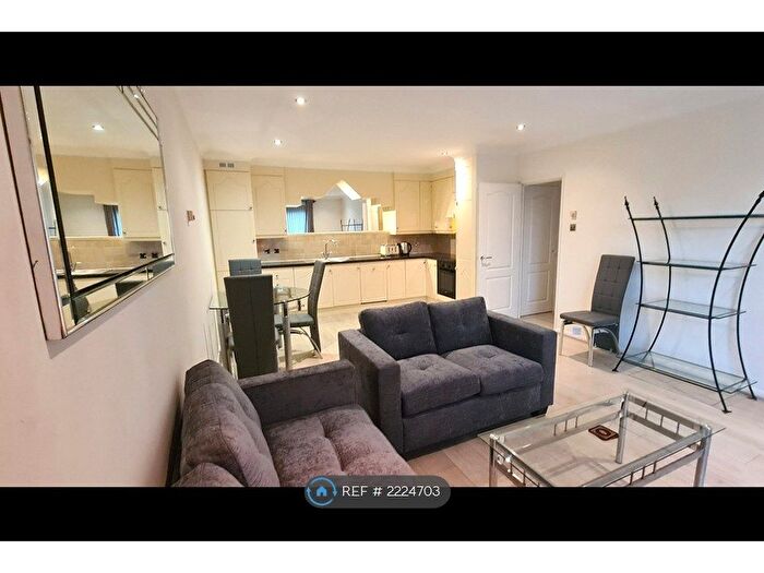 2 Bedroom Flat To Rent In Malmesbury Road, London, E3