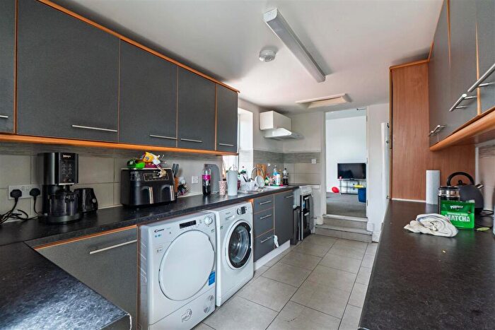 4 Bedroom Maisonette To Rent In £pppw - Claremont Rd, Spital Tongues, NE2