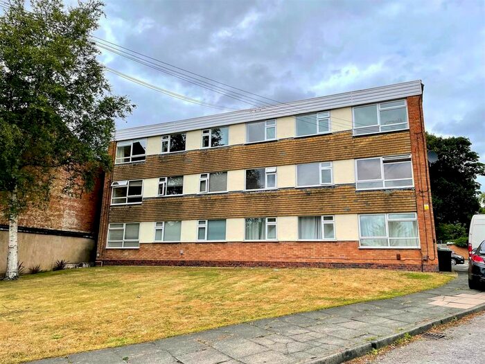 2 Bedroom Flat To Rent In Court Oak Road, Harborne, Birmingham, B17